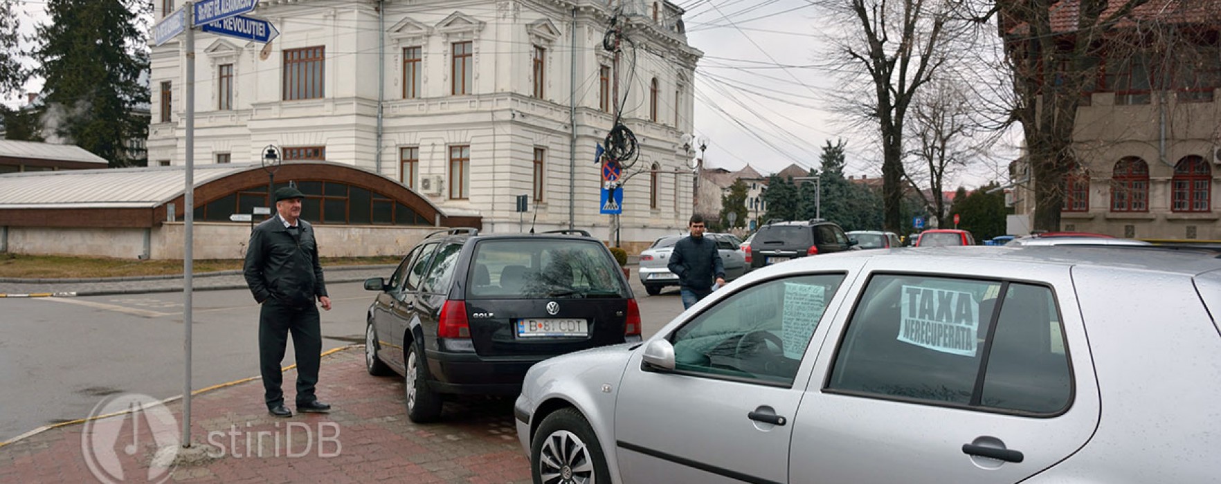 Dezbateri aprinse în CL Târgovişte vizând maşinile de vânzare de pe domeniul public (audio)