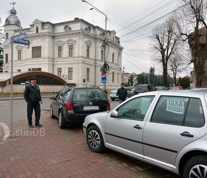 Dezbateri aprinse în CL Târgovişte vizând maşinile de vânzare de pe domeniul public (audio)