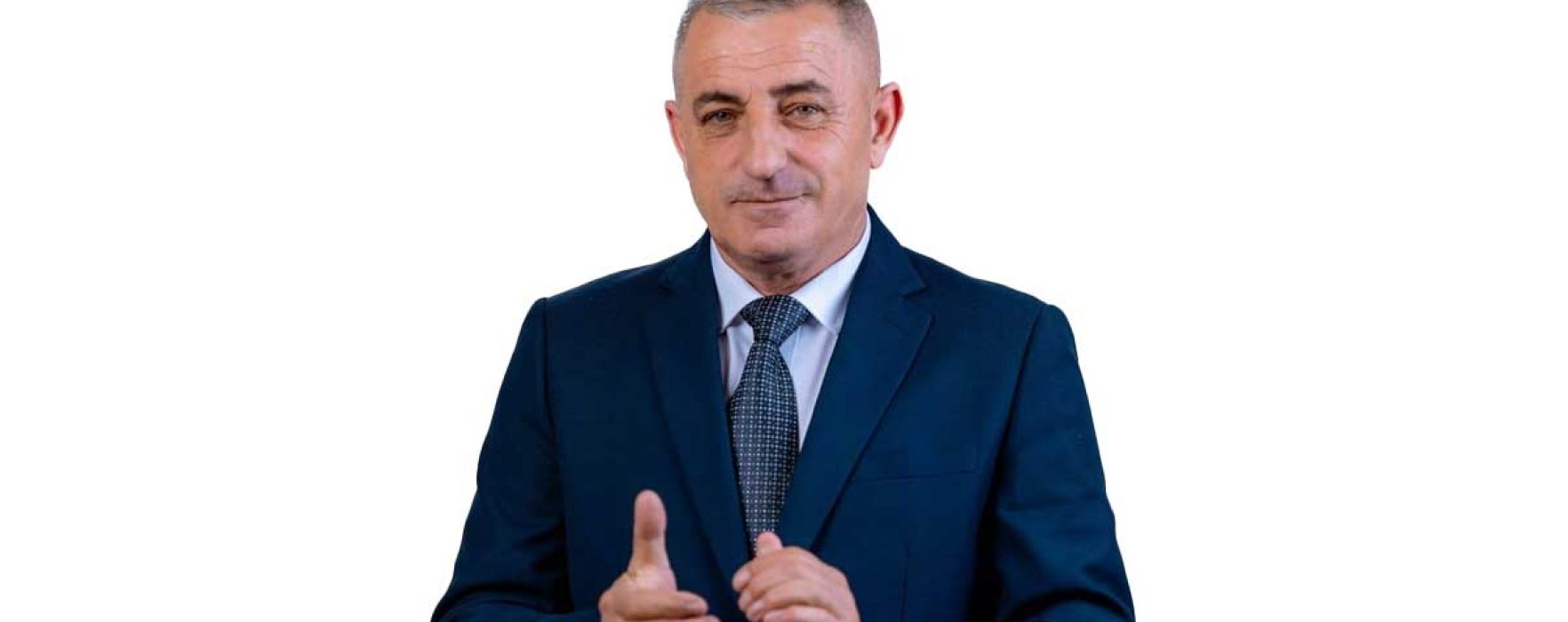 Dâmboviţa: Primarul şi secretarul comunei Şelaru, trimişi în judecată de DNA