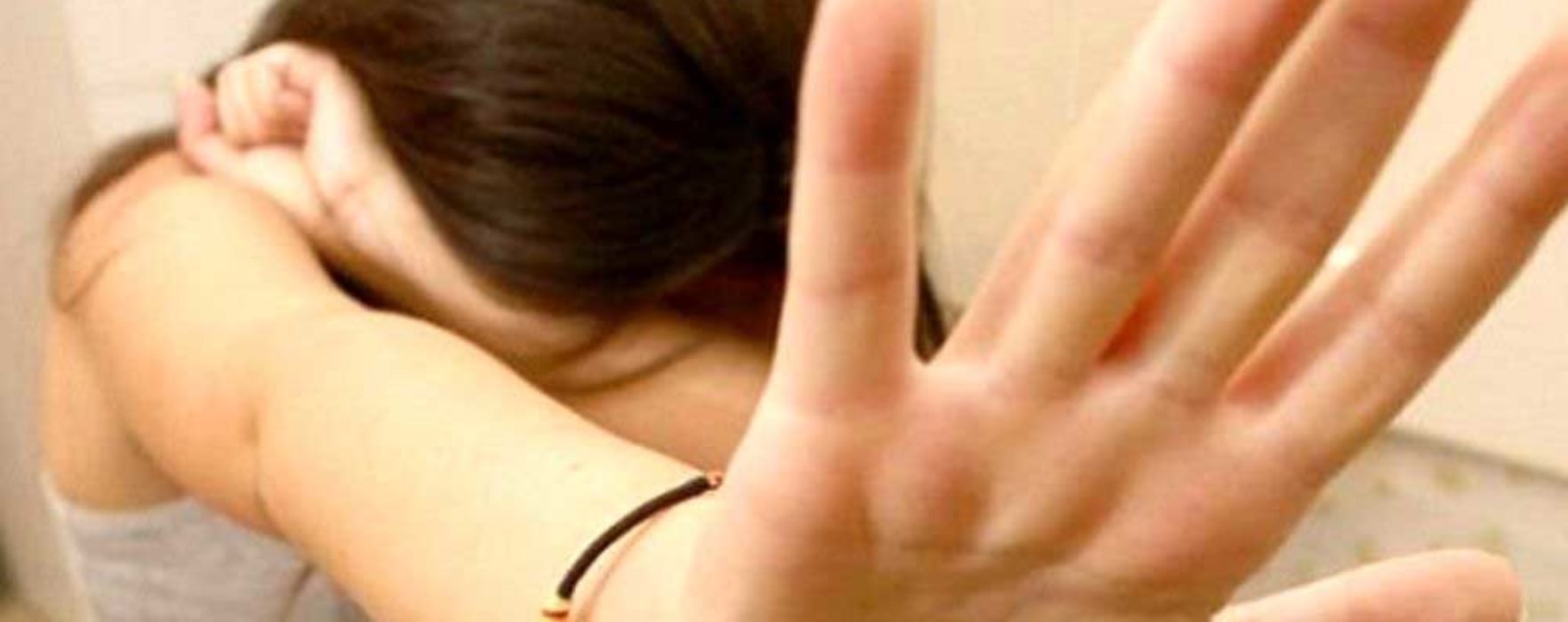 Dâmboviţa: Elevă de 17 ani agresată sexual în liceul din Voineşti