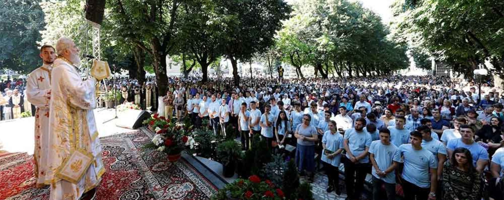 Arhiepiscopia Târgoviştei: Peste 20.000 de credincioşi au venit la manifestările de Sf. Nifon