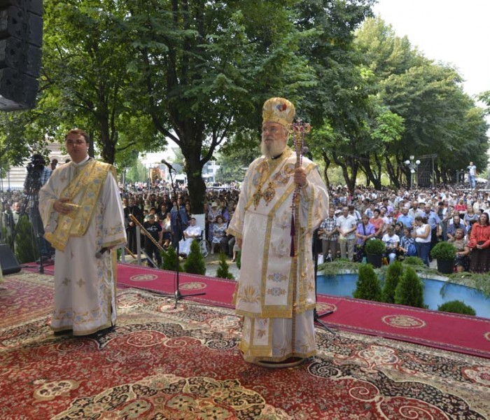 Arhiepiscopia Târgovişte: 20.000 de credincioşi la manifestările de Sf. Nifon