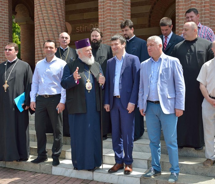 Ministrul Culturii, Ioan Vulpescu – la Potlogi, precum şi la mai multe biserici monument din Târgovişte (foto)