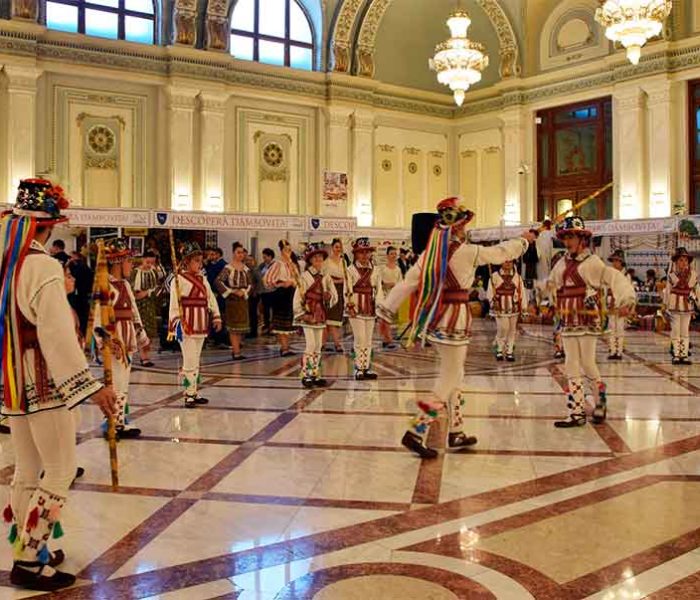 Descoperă Dâmbovița – momente artistice şi expoziție de produse, la Palatul Parlamentului