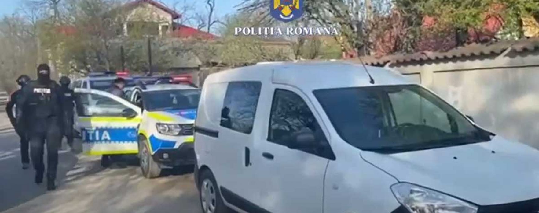 Dâmboviţa: Acţiune la Bălteni a poliţiştilor, comisarilor Gărzii de Mediu şi jandarmilor, în cadrul campaniei „Curăţăm România” [video]