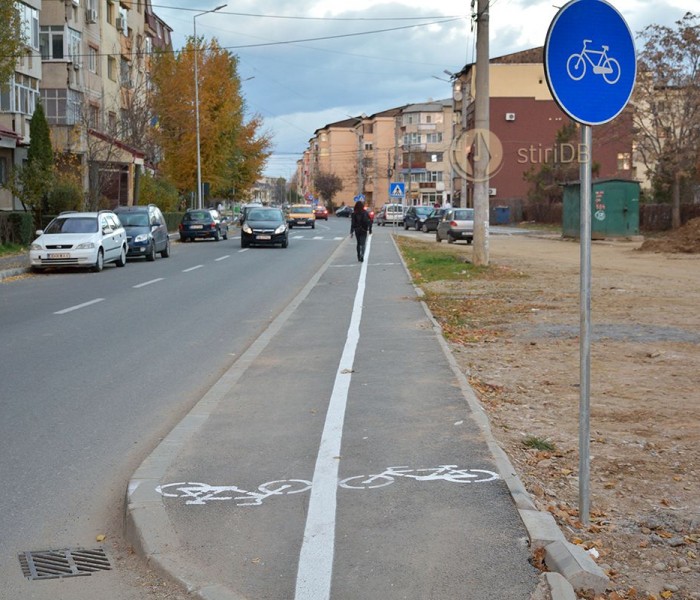 Târgovişte: Trotuare transformate în piste de bicicletă