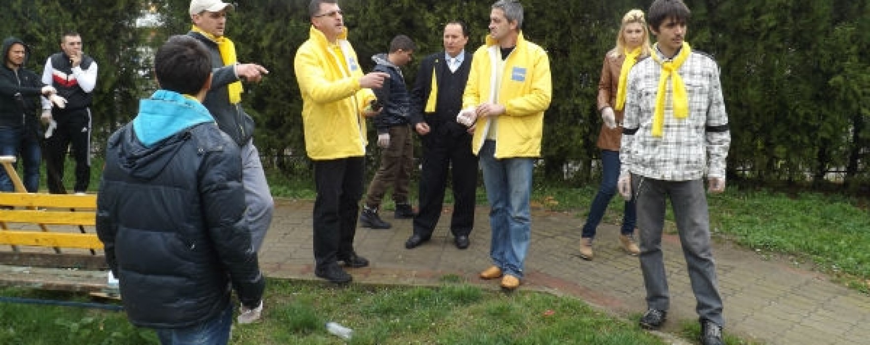 PNL Târgovişte, voluntariat pentru ecologizarea unui loc de joacă