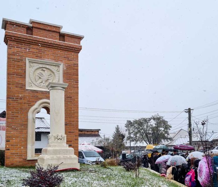 Dâmboviţa: ”Poarta Brâncovenească” – ansamblu monumental dedicat domnitorului martir, inaugurat la Potlogi