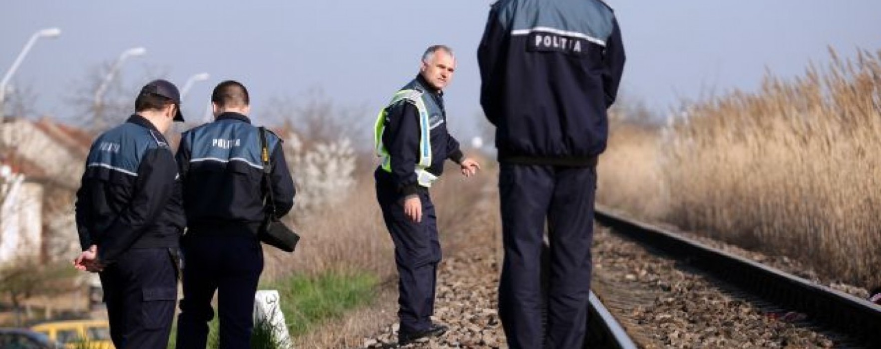 S-a sinucis punându-şi capul pe şinele de tren