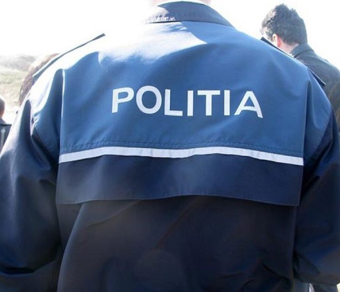 Razii ale poliţiştilor dâmboviţeni, în Răcari, Pucioasa şi Fieni