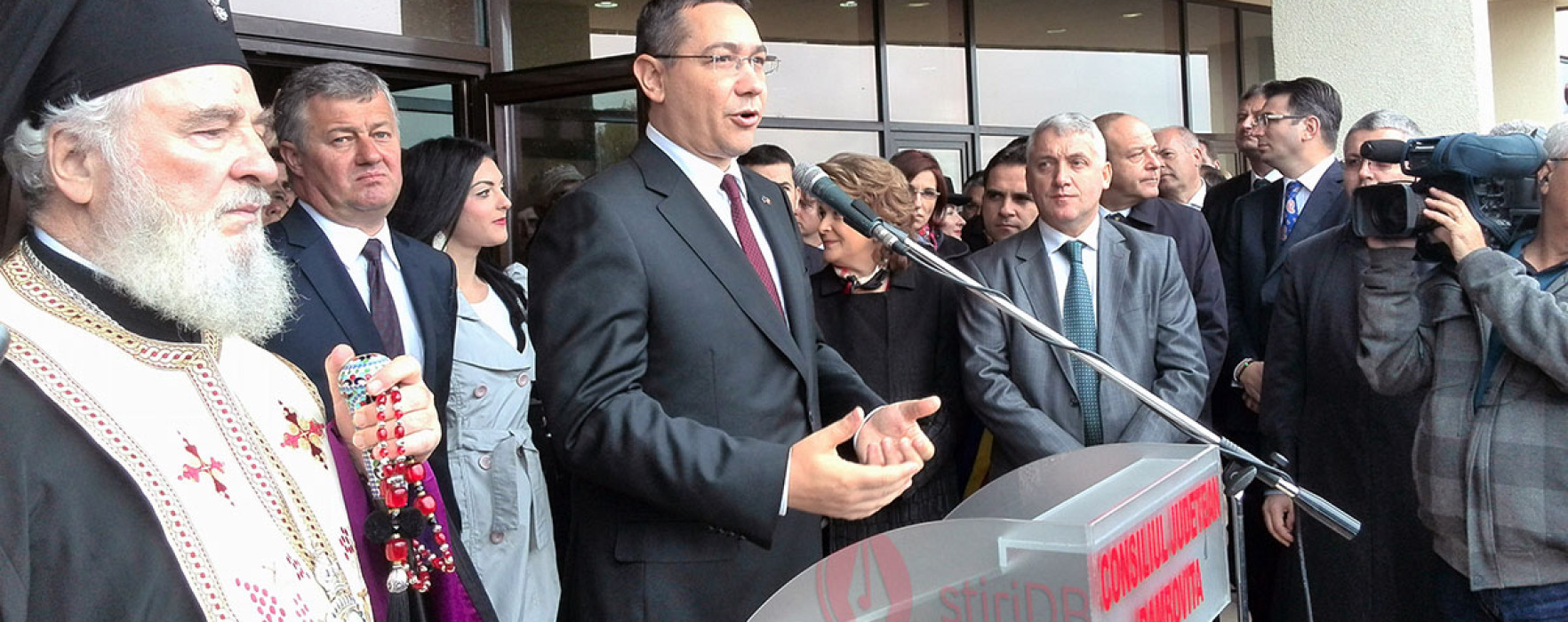 Inaugurarea sediul Institutului de Cercetare UVT; prezenţi premierul Ponta şi cinci miniştri