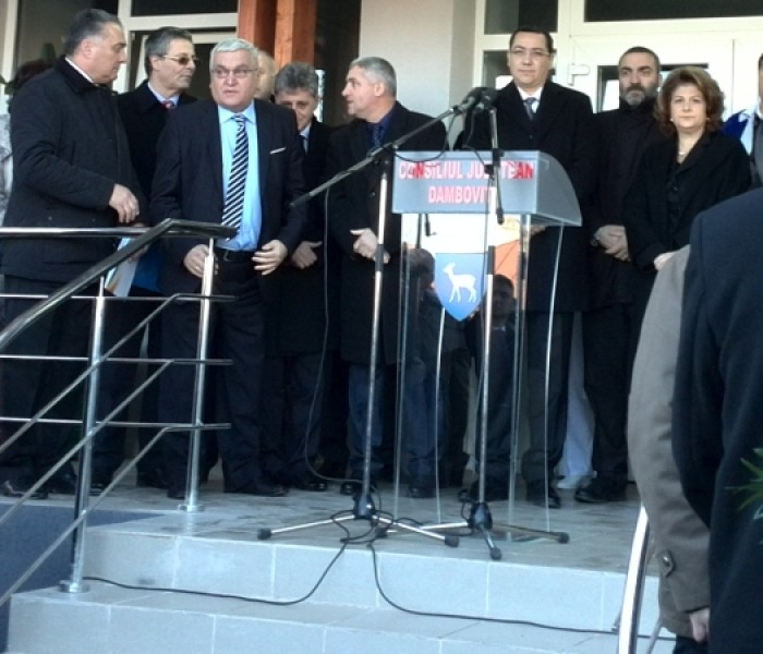 Victor Ponta, prezent la inaugurarea lucrărilor de la Spitalul Judeţean Târgovişte (video)