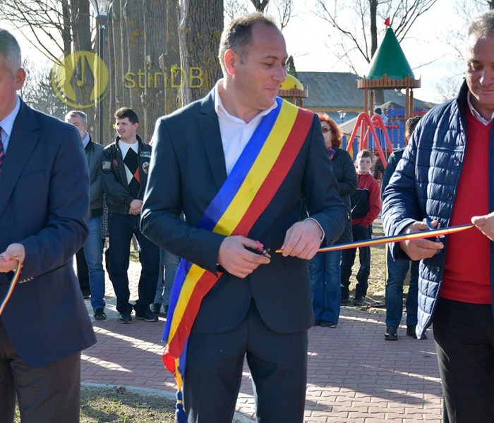 Parc, drum modernizat, teren de minifotbal – inaugurate în Valea Mare