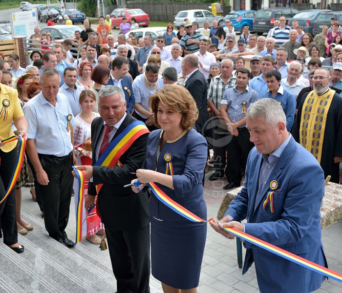 Rovana Plumb, prezentă la inaugurarea Primăriei Comişani