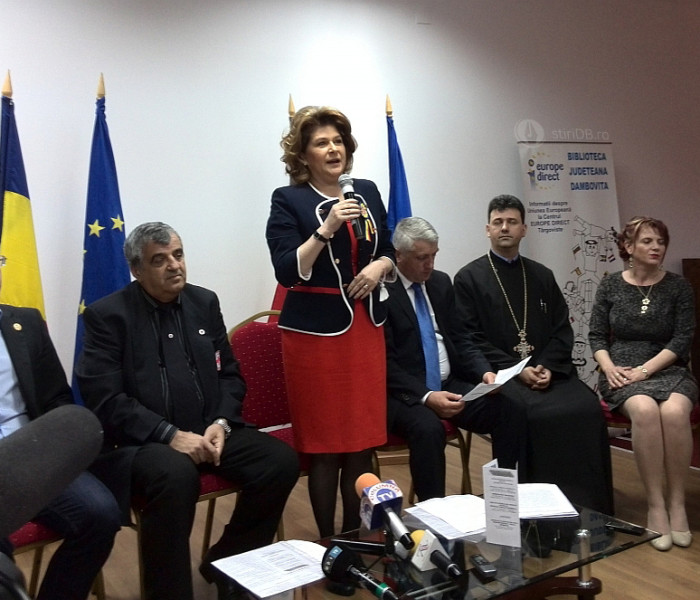 Ministrul Rovana Plumb a participat la un simpozion dedicat familiei, la Târgovişte