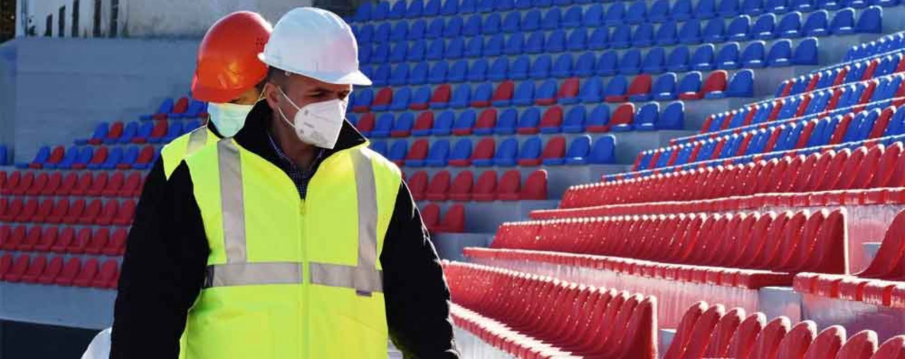 Târgovişte: Se montează scaunele pe stadionul „Eugen Popescu”