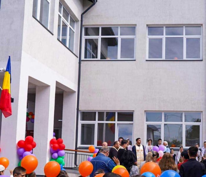 Dâmboviţa: Inaugurarea şcolii gimnaziale nr. 2 Picior de Munte