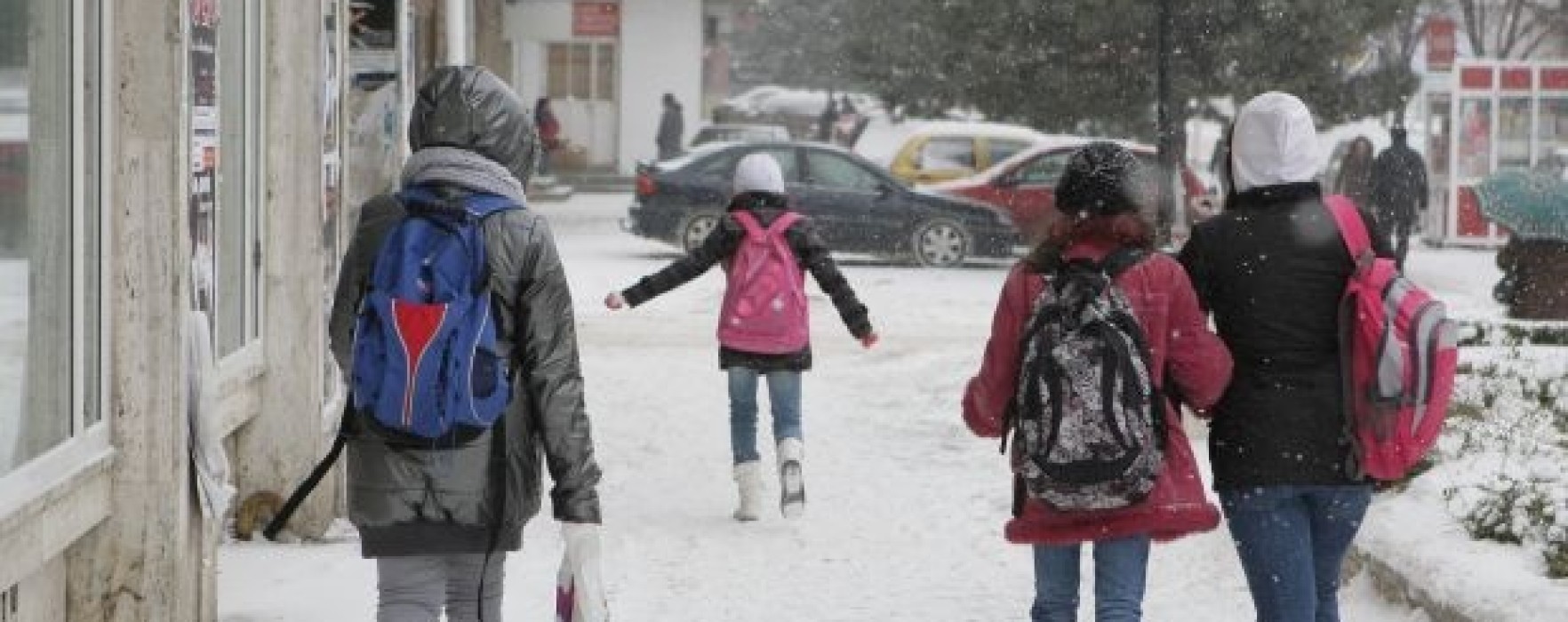 Autorităţile din Dâmboviţa vor decide duminică dacă se vor închide şcolile