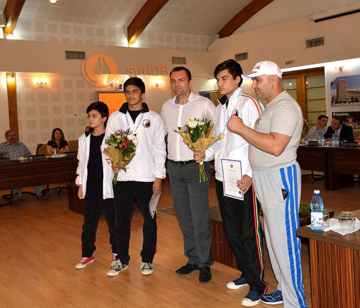 Campioni europeni de Wushu Kung-Fu, premiaţi de Consiliul Local Târgovişte