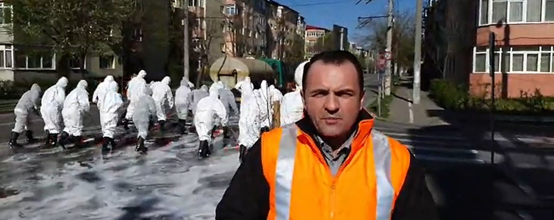 Târgovişte: Acţiune de igienizare în forţă în municipiu, fiecare stradă e spălată (video)