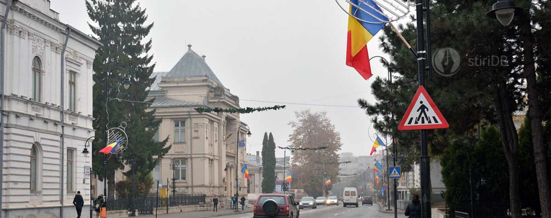 Târgovişte: Peste 1.000 de steaguri arborate în municipiu de 1 decembrie