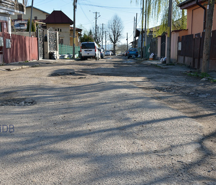 Târgovişte: Primăria a demarat acţiunea de asfaltare, peste 8 kilometri de străzi intră în reabilitare