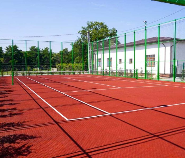 Dâmboviţa: Teren de tenis la Bucşani