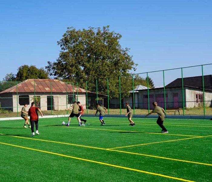 Dâmboviţa: Teren de sport inaugurat la I.L. Caragiale