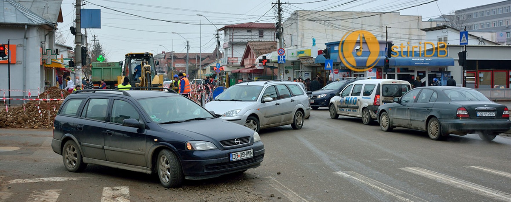 Târgovişte: Circulaţie blocată pe Bdul Tudor Vladimirescu