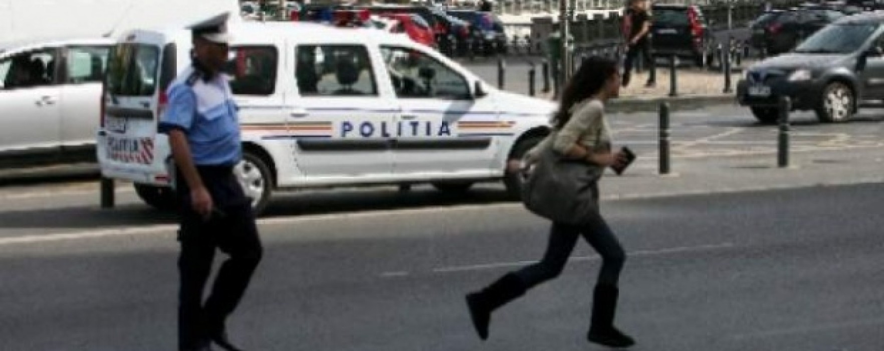 Poliţia Dâmboviţa: Sute de pietoni amendaţi pentru traversare neregulamentară