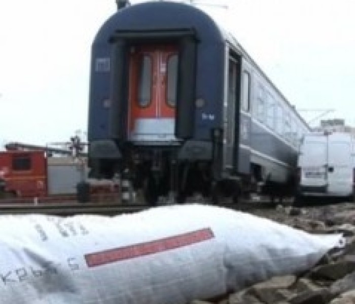 Două persoane din Dâmboviţa, cercetate pentru furt de cocs din vagoanele unui tren de marfă