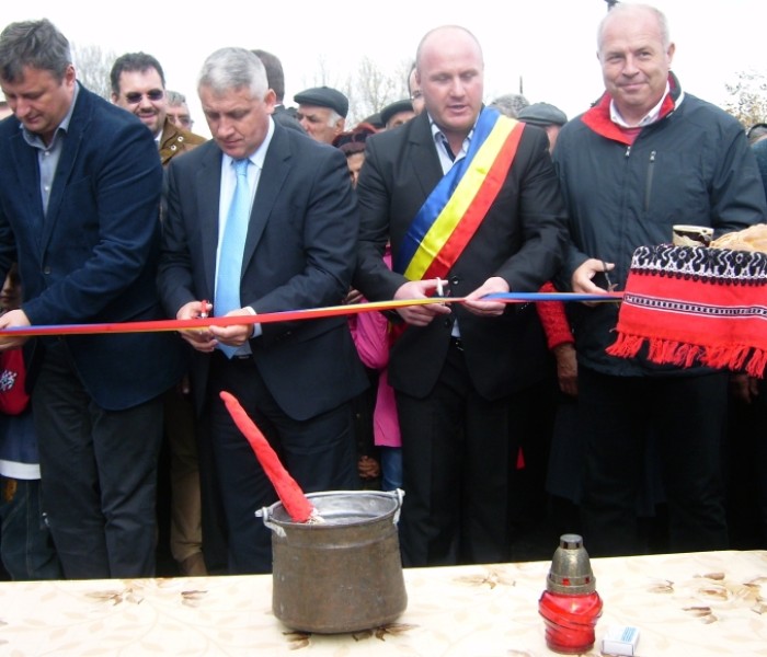 Podul peste Ialomiţa la Finta, dat în folosinţă