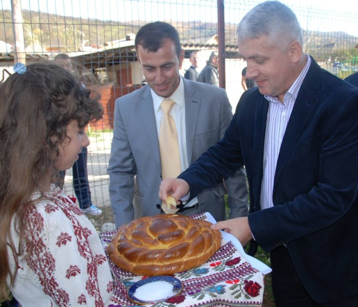 Grădiniţă şi bază sportivă, inaugurate la Moroeni