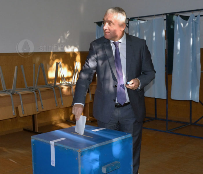 #referendum2018 Adrian Ţuţuianu: E o datorie cetăţenească să vin la vot, am votat pentru normalitate