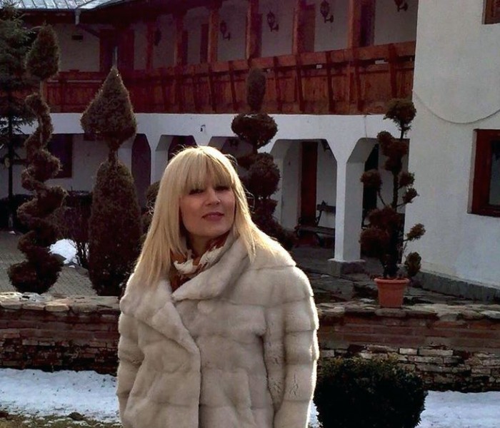 Elena Udrea a venit, vineri, în Dâmboviţa; vezi unde a fost şi ce a făcut (foto)