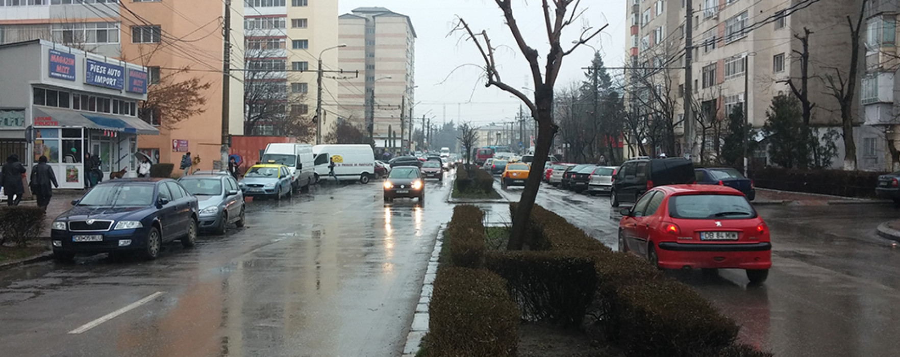 Patru benzi de circulaţie pe mai multe drumuri din Târgovişte (video)