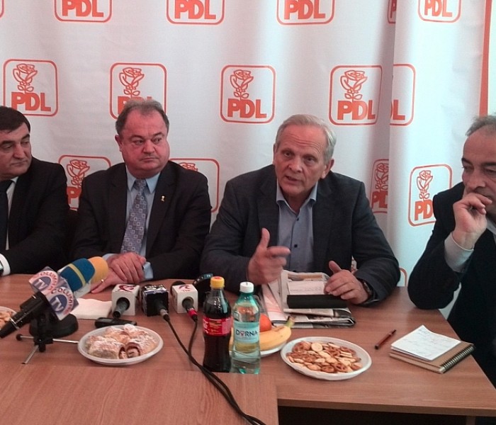 Vasile Blaga: Vom discuta cu primarii PDL din Dâmboviţa, să vedem care sunt alături de partid