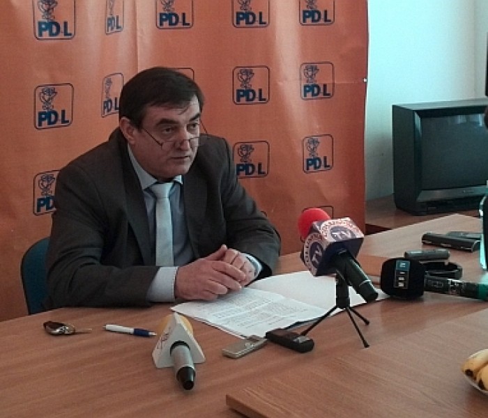 13 consilieri locali şi unul judeţean PDL, excluşi din partid