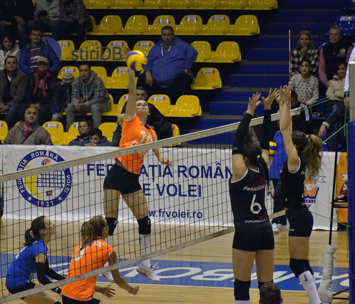 Volei feminin: Victorie clară pentru CSM Târgovişte în faţa Penicilinei Iaşi