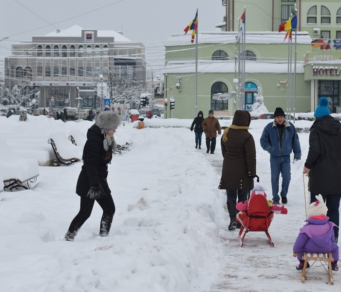 Ninsori pe arii extinse la jumătatea săptămânii și precipitații mixte după 1 februarie