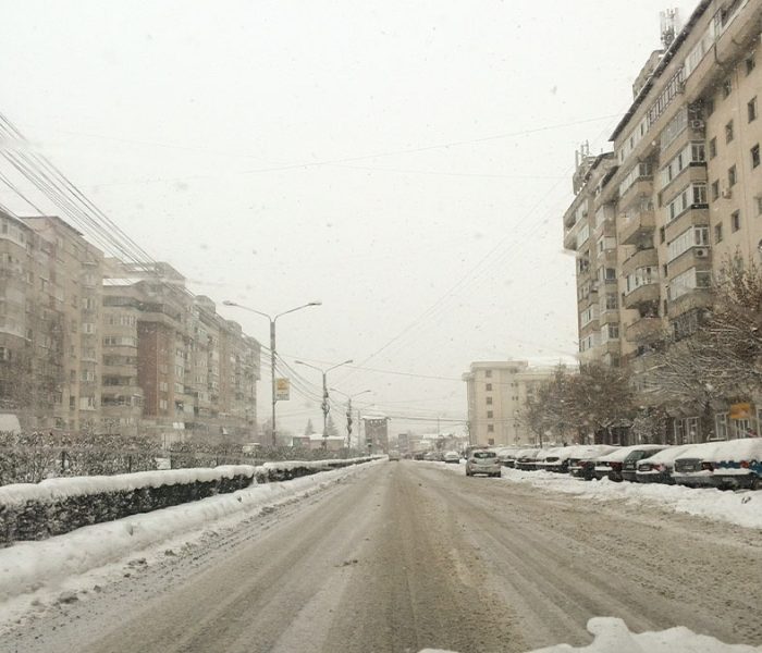 Târgovişte: Primăria anunţă suplimentarea curselor de transport public în condiţiile Codului Galben de ninsori